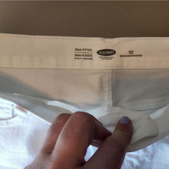 Old Navy White Denim Shorts - Picture 3 of 3
